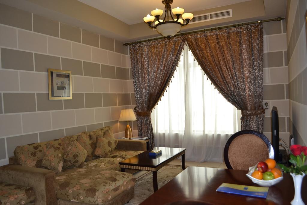 Al Hayat Hotel Apartments Charjah Extérieur photo